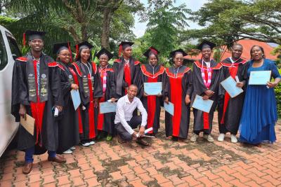 Graduates of the first Tanzanian 6–12 course